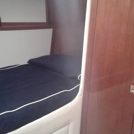 Botel Fourstar *