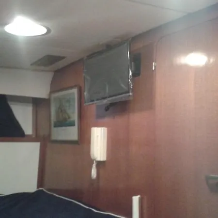 Fourstar Botel *